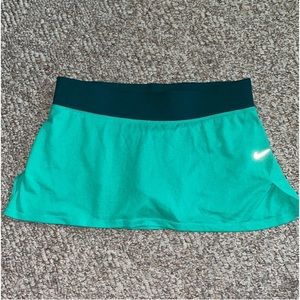 Nike medium tennis skirt skort womens athletic green walking golf sports